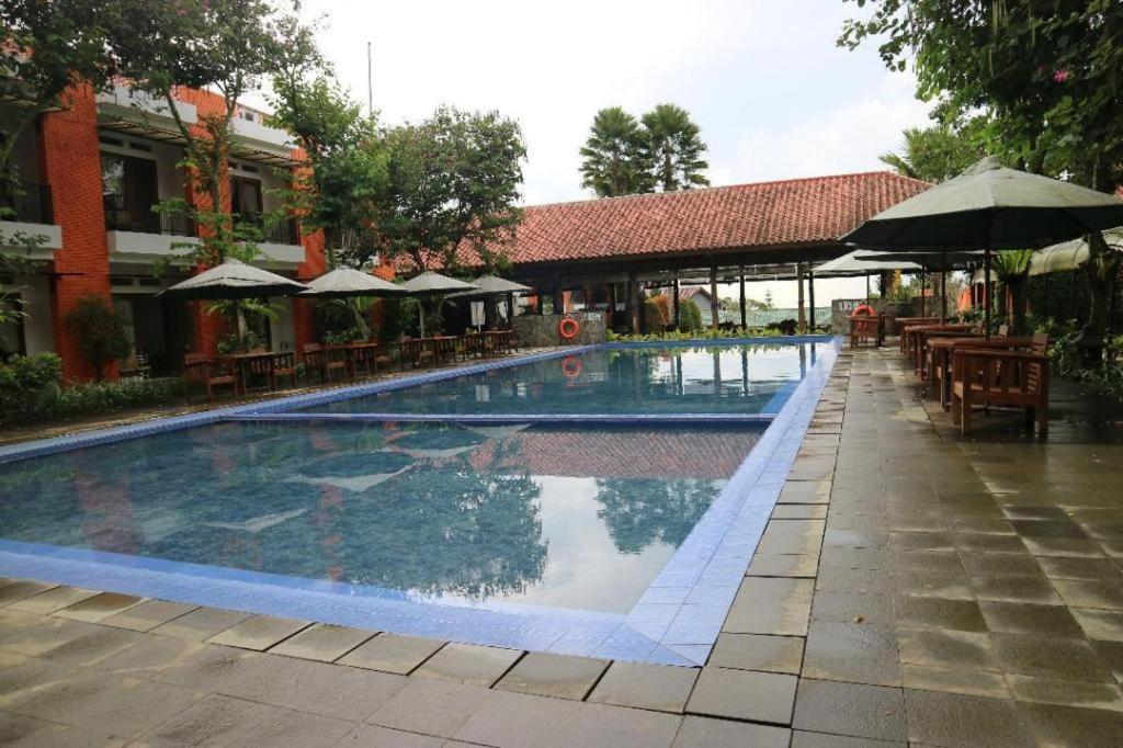 Villa Bukit Pinus Bogor Eksteriør bilde
