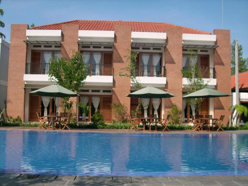Villa Bukit Pinus Bogor Eksteriør bilde