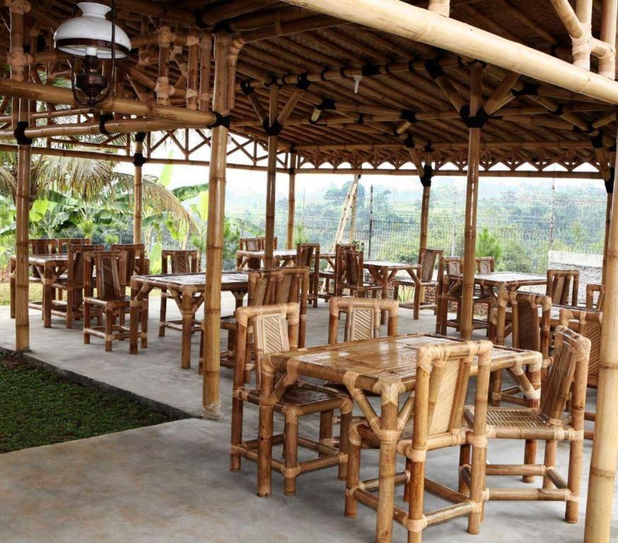 Villa Bukit Pinus Bogor Eksteriør bilde