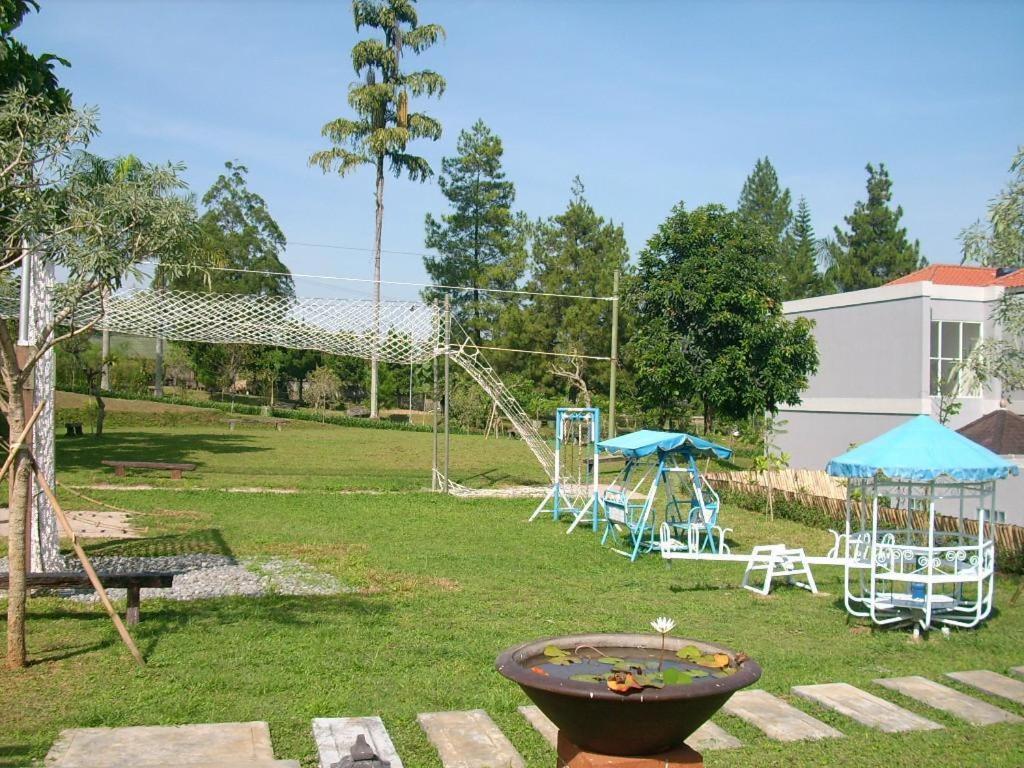 Villa Bukit Pinus Bogor Eksteriør bilde